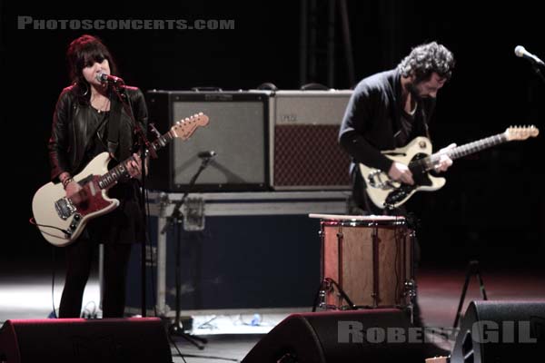 HOWLING BELLS - 2009-08-01 - PAREDES DE COURA (Portugal) - Praia do Tabuao - 